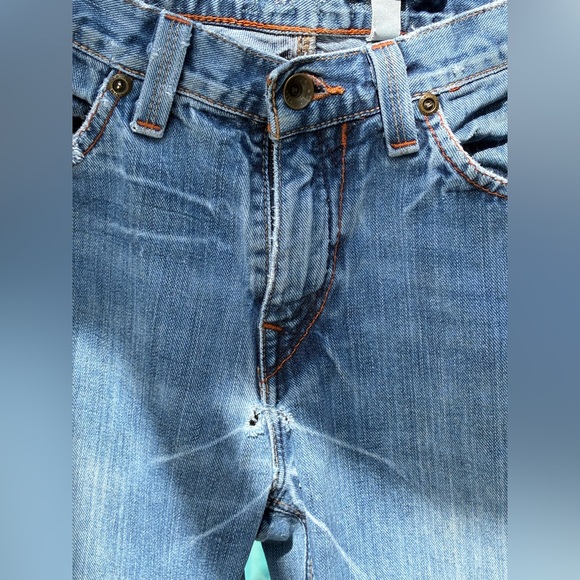 Low Rise Distressed Jeans - Picture 9 of 10